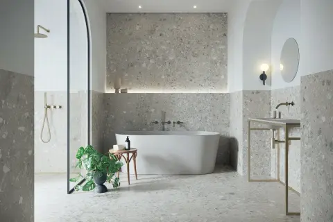 Moderne Badezimmer Fliesen Ideen: Terrazzo-Optik für Boden und Wand, freistehende Wanne, Dusche und Waschtisch.