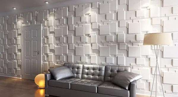 Modernes Wohnzimmer mit 3D-Quadrat-Tapete, die Tiefe schafft. Warum Tapete? Weil sie Räumen Charakter verleiht.